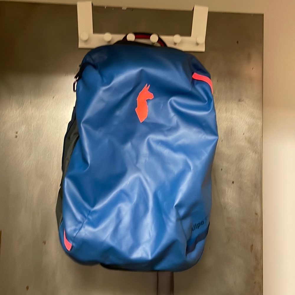 Cotopaxi allpa 35L with rain cover very good condition